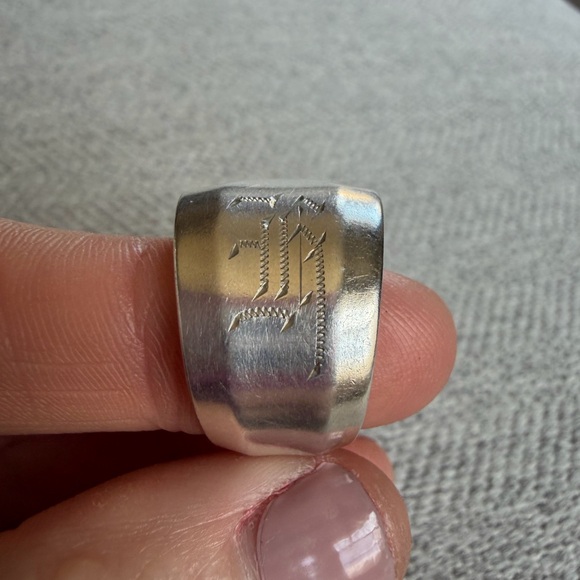 Silverware Engraved Ring - Picture 9 of 12